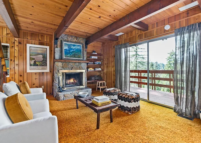 Pet & Kid Friendly Cozy Cabin, Bbq, Firepit, Outdoor Dining, Forest Views