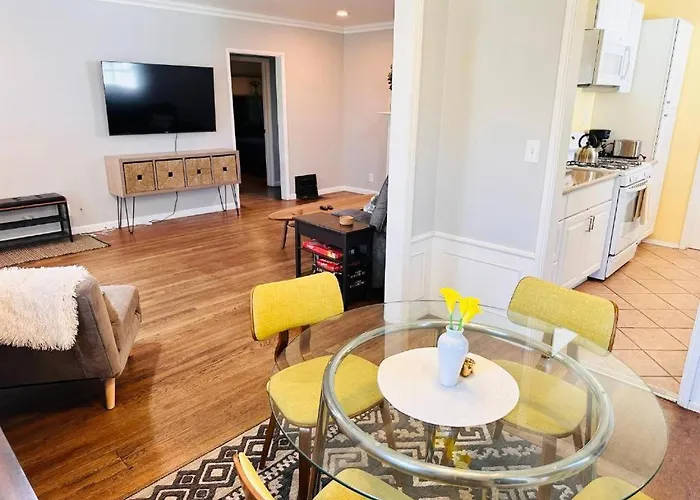 Los Angeles Home Located In Beautiful Pasadena